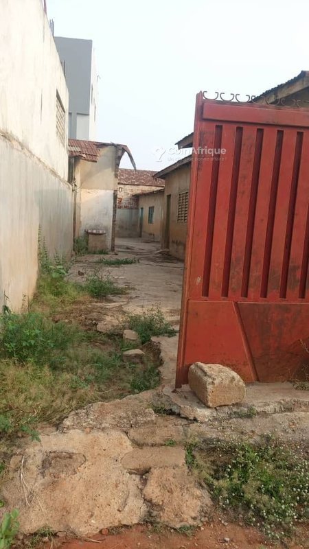 Terrain constructible avec titre foncier personnel - 319 m²