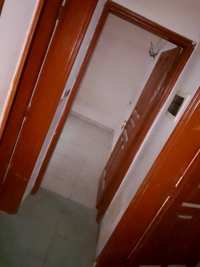 Appartement de 2 pièces avec douche indépendante et placards muraux