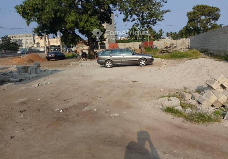 Terrain constructible de 489 m² avec documents administratifs complets