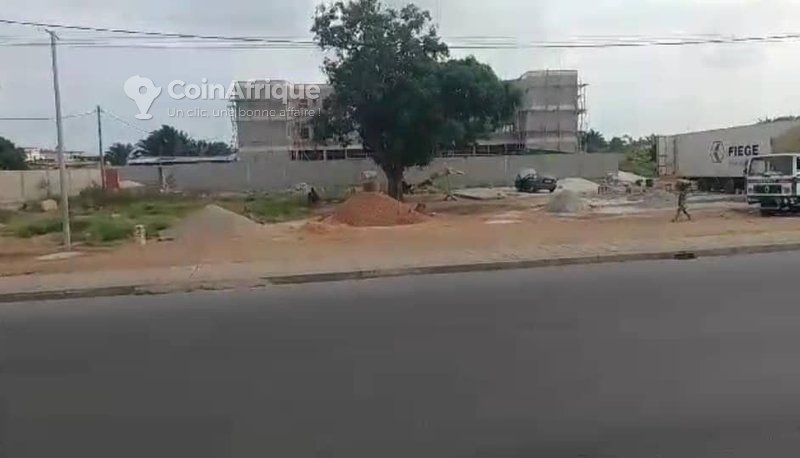 Terrain constructible de 489 m² avec documents administratifs complets