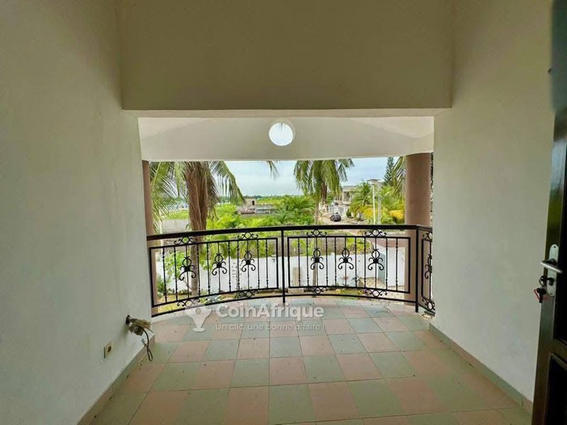 Villa luxueuse de 6 pièces avec piscine et espace événementiel