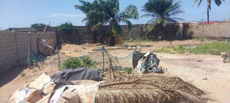 Terrain de 500 m² avec titre foncier personnel en main