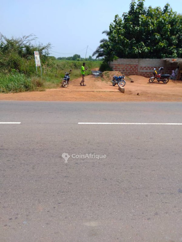 Terrain stratégique de 492 m² avec documents légaux complets