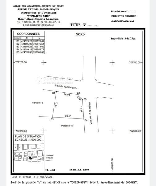 Terrain recrassé en angle de rue avec documents complets et levé topographique
