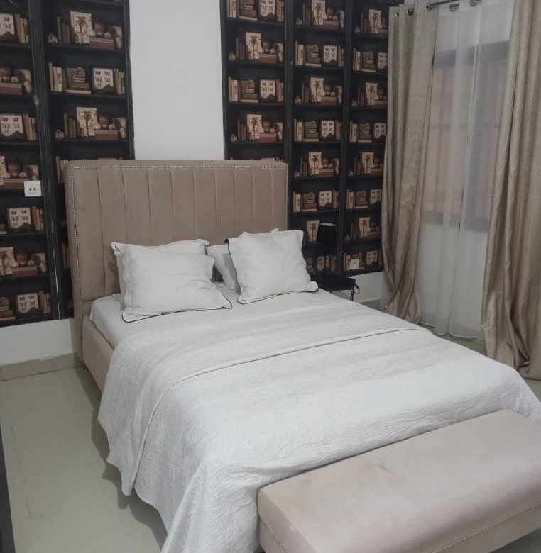 Appartement meublé de 2 pièces avec entrée personnelle dans un cadre sécurisé et calme