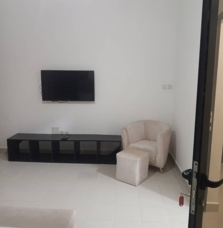 Appartement meublé de 2 pièces avec entrée personnelle dans un cadre sécurisé et calme