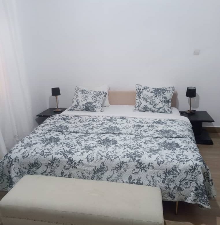 Appartement meublé de 2 pièces avec entrée personnelle dans un cadre sécurisé et calme