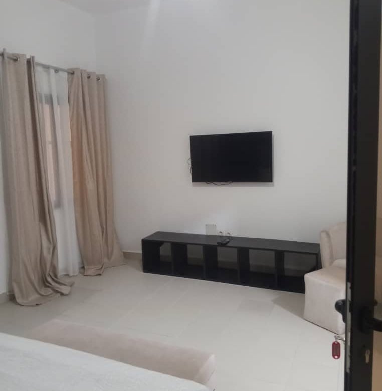 Appartement meublé de 2 pièces avec entrée personnelle dans un cadre sécurisé et calme