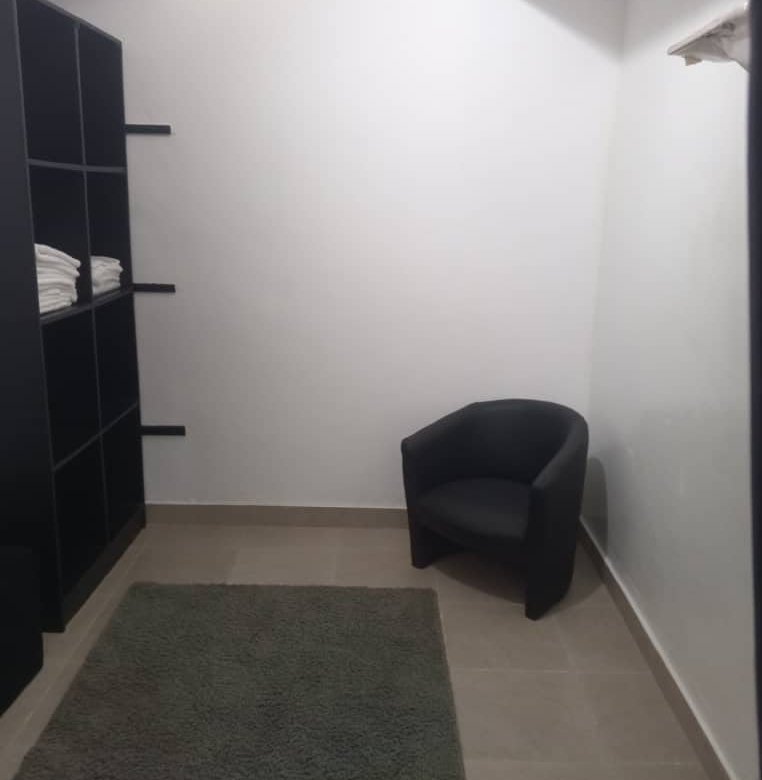 Appartement meublé de 2 pièces avec entrée personnelle dans un cadre sécurisé et calme