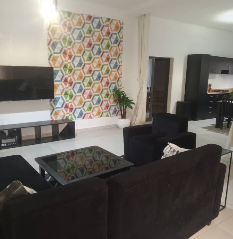 Appartement meublé de 2 pièces avec entrée personnelle dans un cadre sécurisé et calme