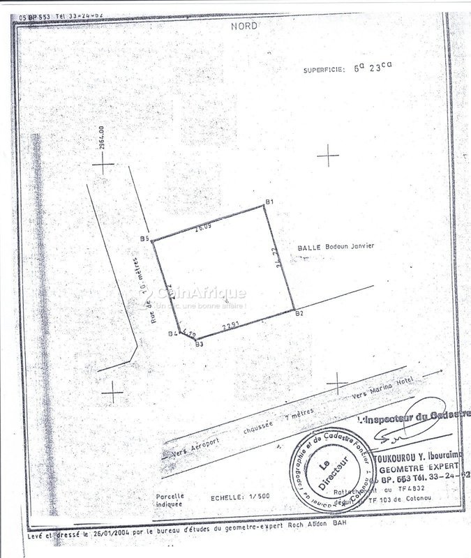Terrain exceptionnel de 1252 m² en angle de rue avec documents notariés