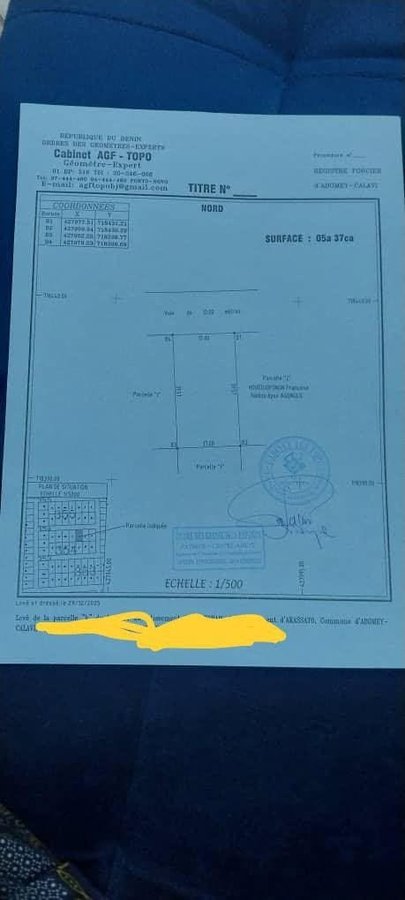 Terrain constructible de 537 m² avec documents complets et domaine clôturé