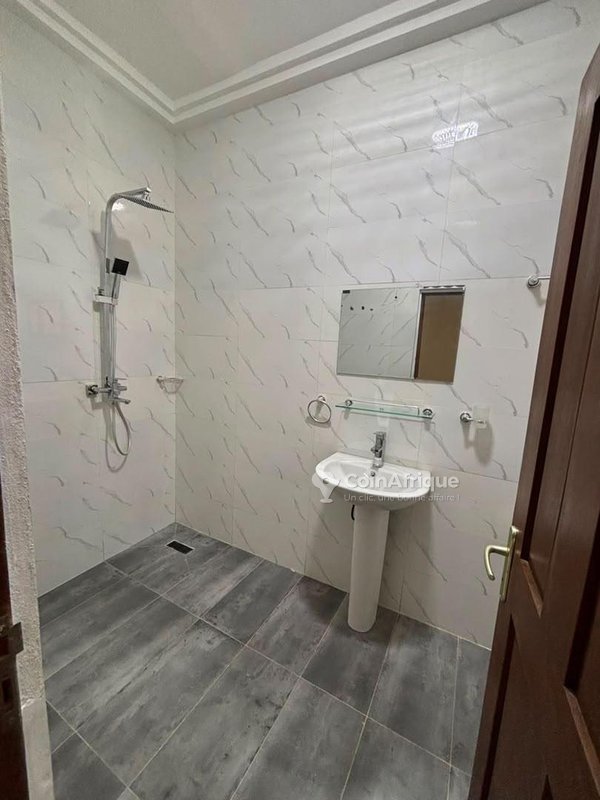 Appartement meublé de 3 pièces avec climatisation et terrasse privative