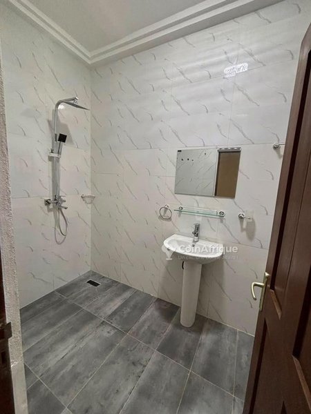 Appartement meublé de 3 pièces avec climatisation et terrasse privative