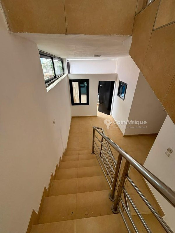 Appartement meublé de 3 pièces avec climatisation et terrasse privative