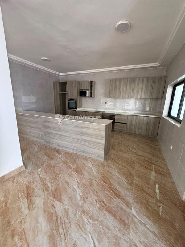 Appartement meublé de 3 pièces avec climatisation et terrasse privative