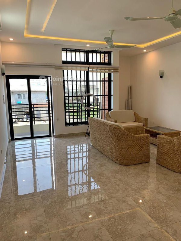 Villa luxueuse de 5 pièces avec climatisation, sécurité 24h/24 et jardin