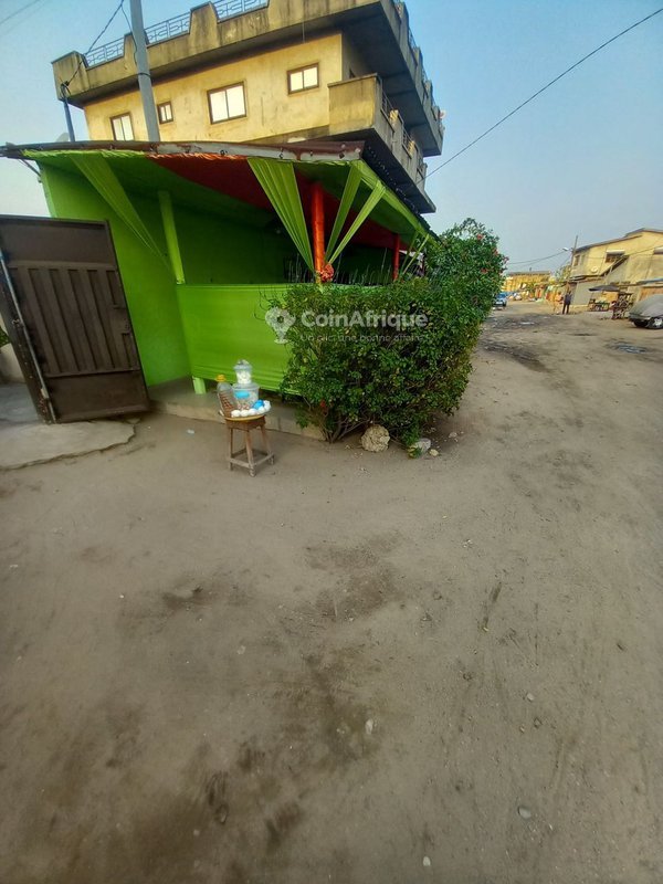 Villa luxueuse de 7 pièces avec titre foncier en position stratégique