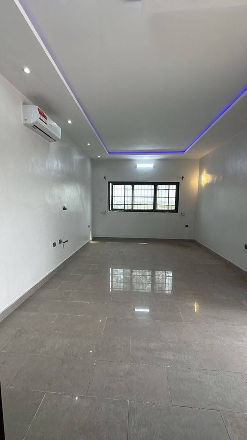 Appartement de 2 pièces avec climatisation et terrasse spacieuse