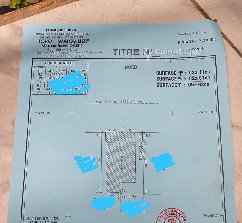 Terrain exceptionnel de 600 m² en bordure de double voie pavée avec papiers complets