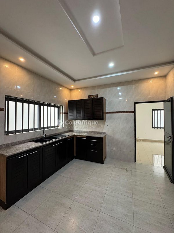 Villa spacieuse de 4 chambres avec jardin et terrasse en location