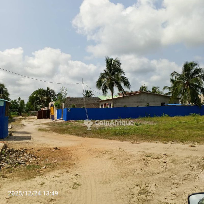 Terrain à vendre avec titre foncier et voies aménagées en zone en plein essor