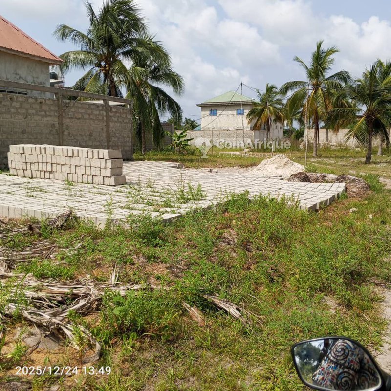 Terrain à vendre avec titre foncier et voies aménagées en zone en plein essor