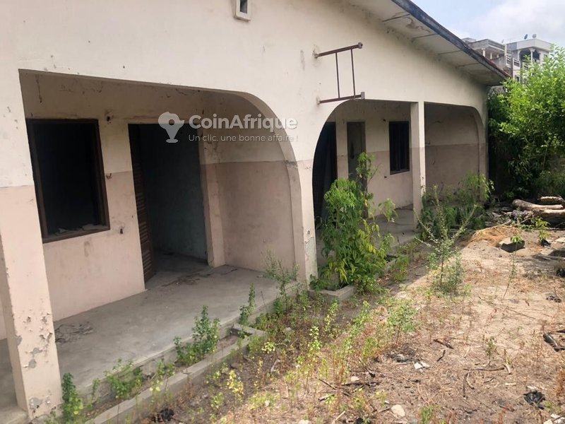 Terrain constructible de 318 m² avec documents légaux complets