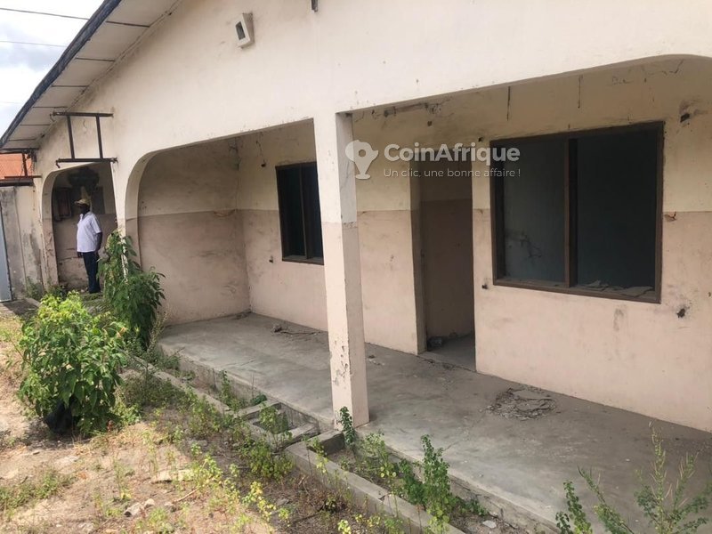 Terrain constructible de 318 m² avec documents légaux complets
