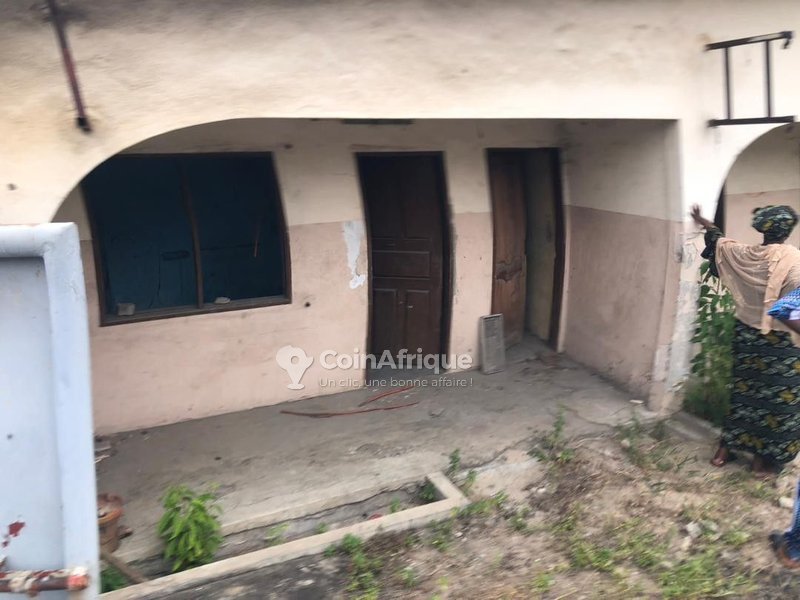 Terrain constructible de 318 m² avec documents légaux complets