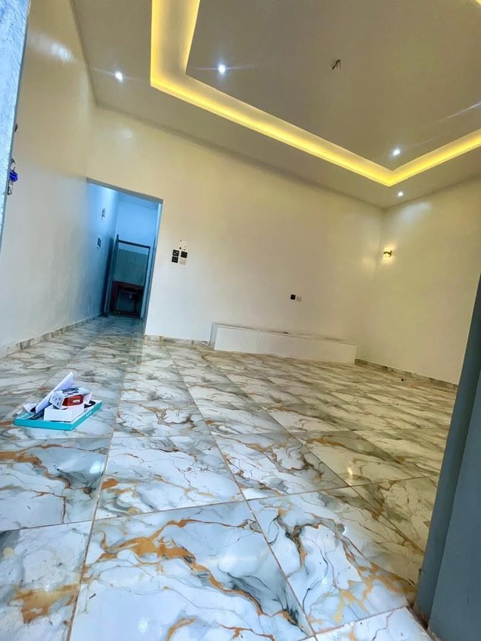 Appartement cosy d'une pièce avec véranda spacieuse et équipements modernes