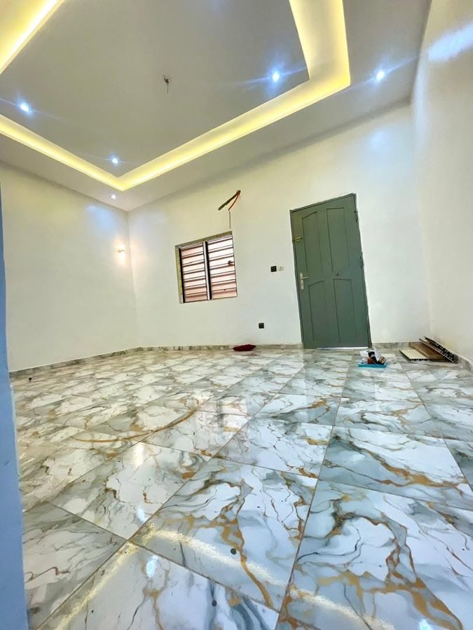 Appartement cosy d'une pièce avec véranda spacieuse et équipements modernes