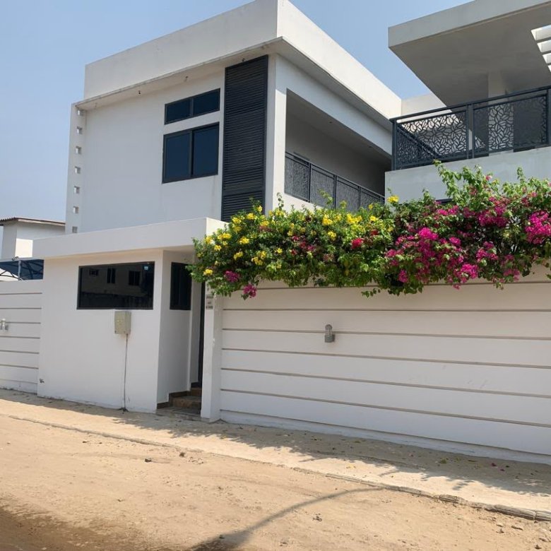 Villa luxueuse de 6 pièces avec terrasse panoramique vue sur mer et prestations haut de gamme