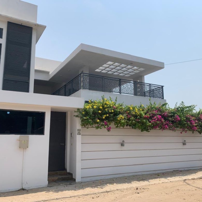 Villa luxueuse de 6 pièces avec terrasse panoramique vue sur mer et prestations haut de gamme
