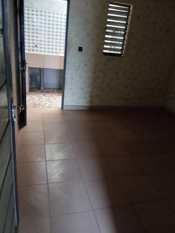 Appartement meublé d'une pièce avec accès véhicule et équipements modernes