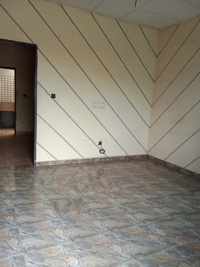 Appartement meublé d'une pièce avec accès véhicule et équipements modernes