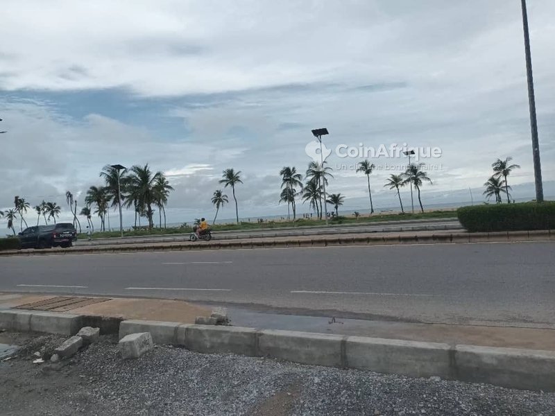 Terrain exceptionnel de 344 m² avec titre foncier, clôturé et vue sur mer