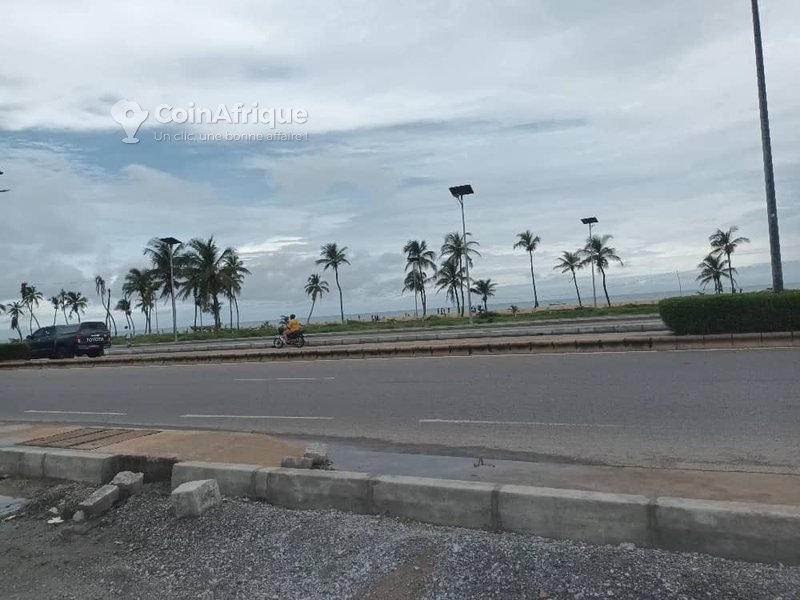 Terrain exceptionnel de 344 m² avec titre foncier, clôturé et vue sur mer