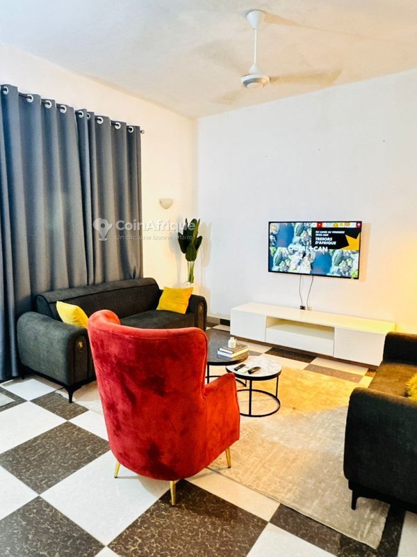 Appartement meublé d'une pièce avec salle de bain moderne