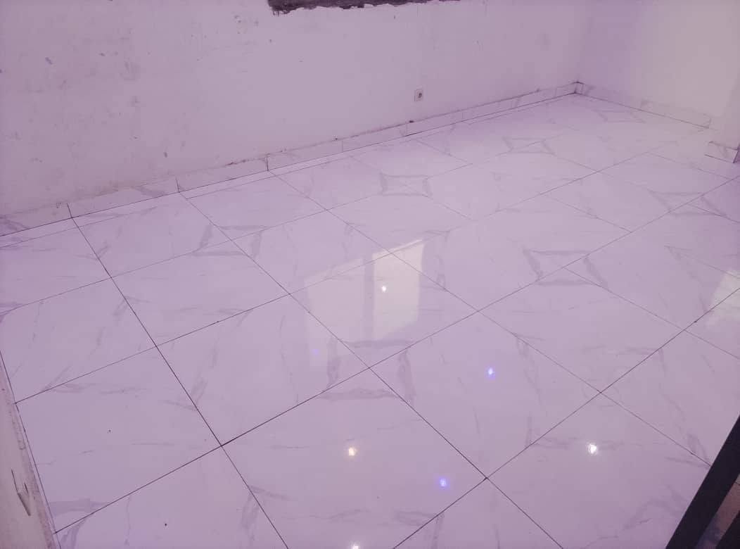Appartement spacieux de 4 pièces avec salon et sanitaires complets