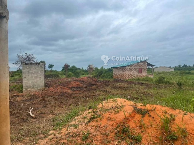 Terrain constructible idéal pour investissement ou résidence - Proximité écoles et commodités