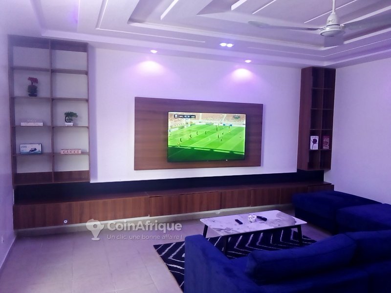 Appartement meublé de 7 pièces avec cuisine moderne et équipée