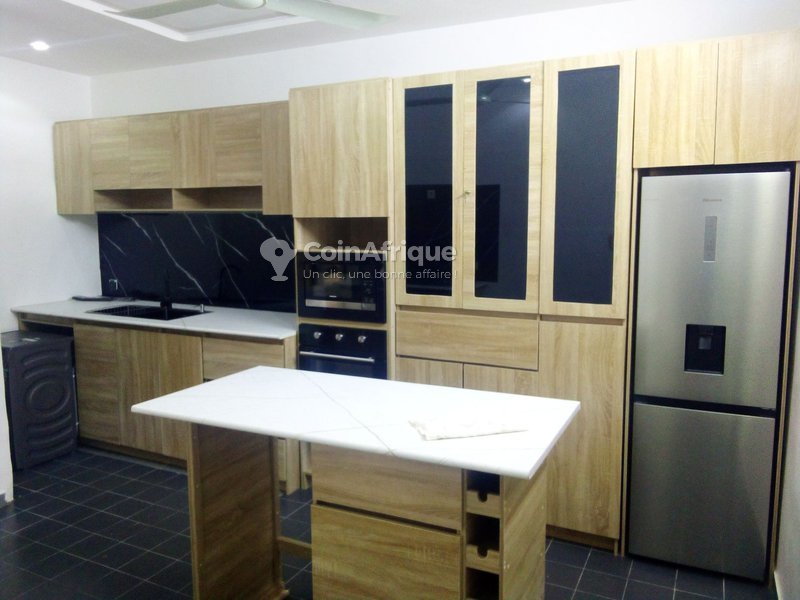 Appartement meublé de 7 pièces avec cuisine moderne et équipée