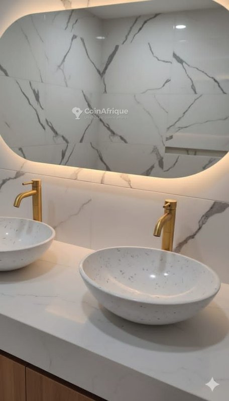 Villa luxueuse de 6 pièces avec piscine et espace vert