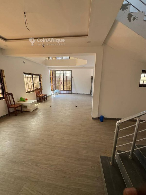 Magnifique Villa Duplex de 4 Pièces avec Piscine et Espace de Fêtes