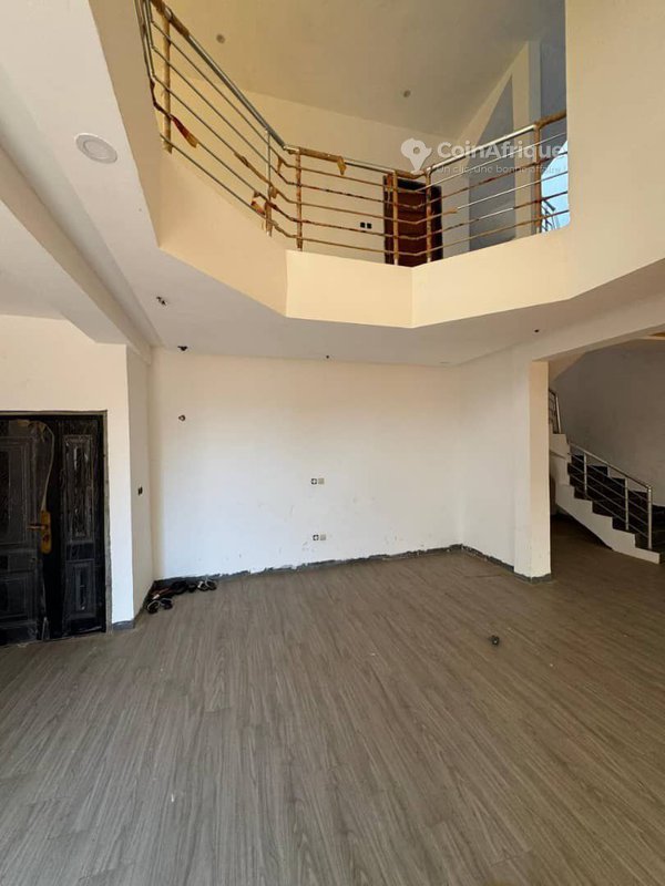 Magnifique Villa Duplex de 4 Pièces avec Piscine et Espace de Fêtes