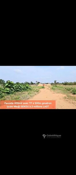 Terrain spacieux de 400 m² avec titre foncier à vendre