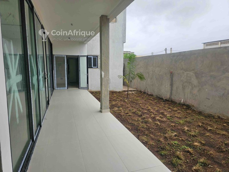 Villa luxueuse de 4 pièces avec finitions personnalisables en zone résidentielle