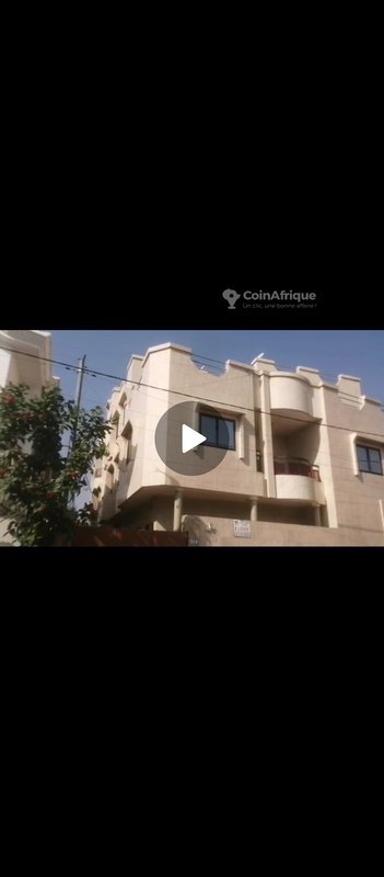 Immeuble locatif R+2 avec duplex indépendant et garage en zone calme