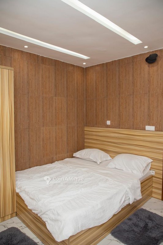 Appartement meublé d'une pièce avec climatisation et services haut de gamme